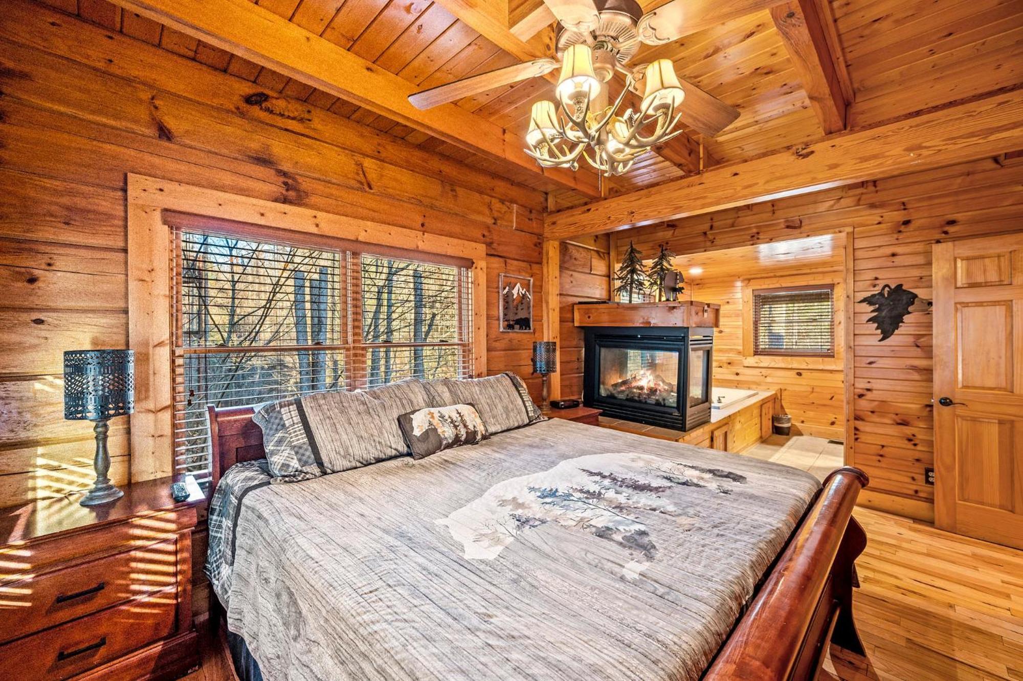 Mountain Laurel Holiday Home Gatlinburg Extérieur photo